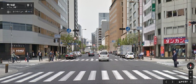 新町南１交差点まで直進します（ダンカン様＋上島珈琲様＋三井住友銀行様が目印）